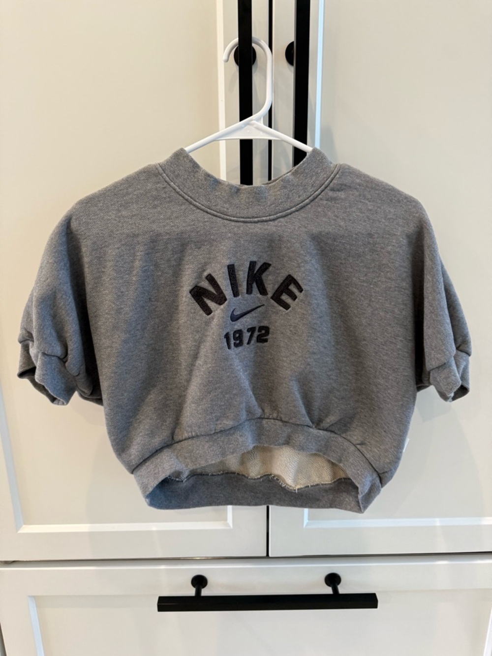 Nike Cropped Crewneck Sweatshirt